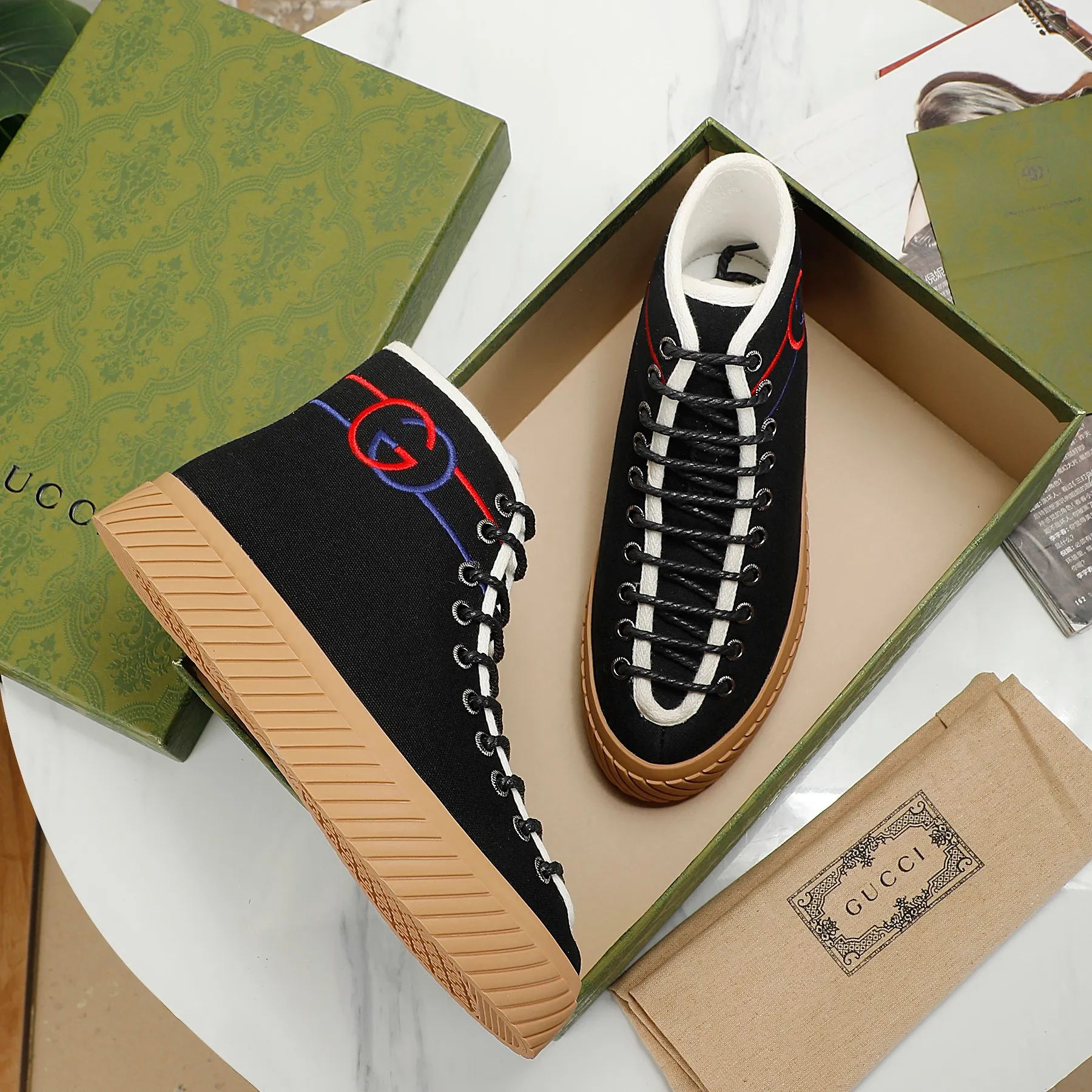 Men 👟👟Ex-factory price 440👟👟 +10 GUCCI, couple style, other colors also available, you can also place an order with pictures